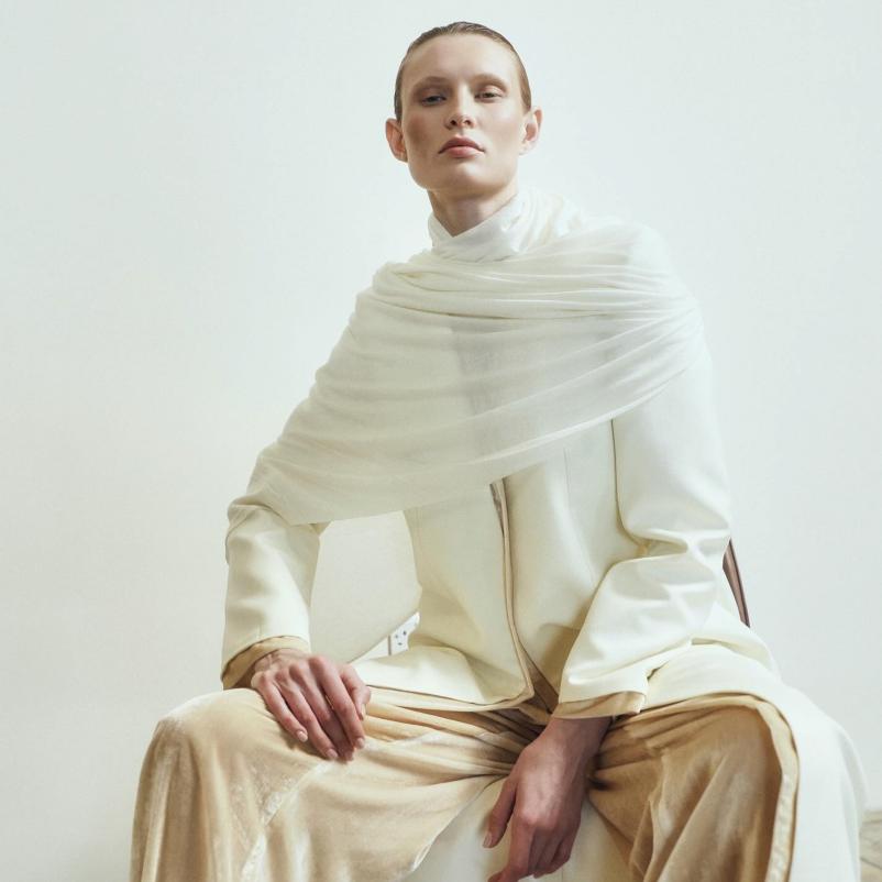 المصممة السعودية شهد الشهيل تقدّم مجموعة الفروة الحصرية منABADIA ومجموعة الخريف والشتاء ٢٠٢٥ في الرياض