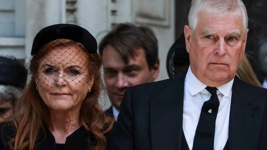 معضلة دستورية.. أندرو الثامن في ترتيب الخلافة