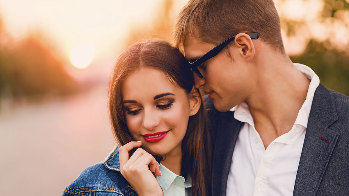 كيف تجعلين رجل الميزان يقع في حبك؟