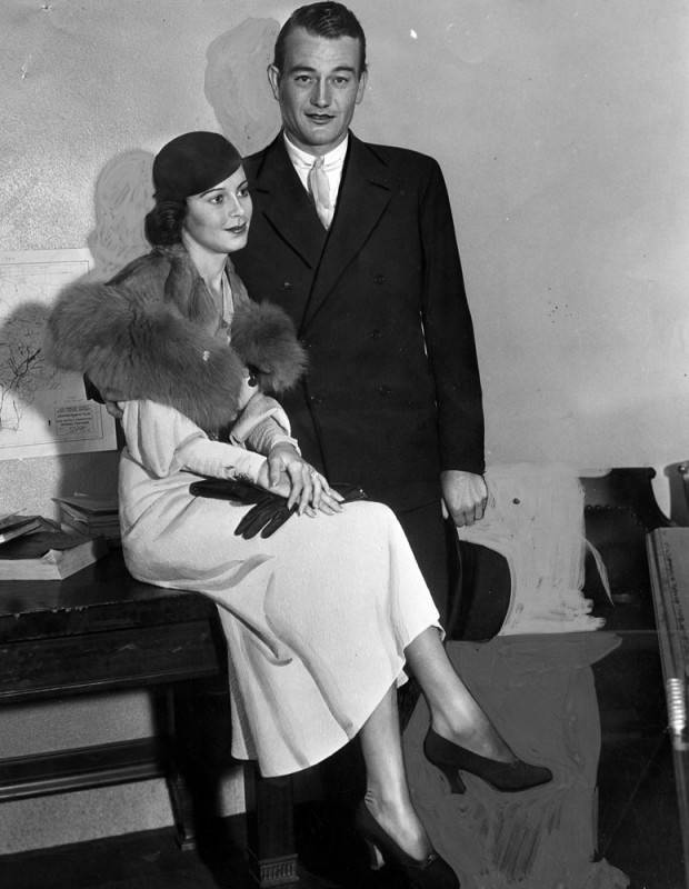 جون واين John Wayne وجوزفين ساينز Josephine Saenz