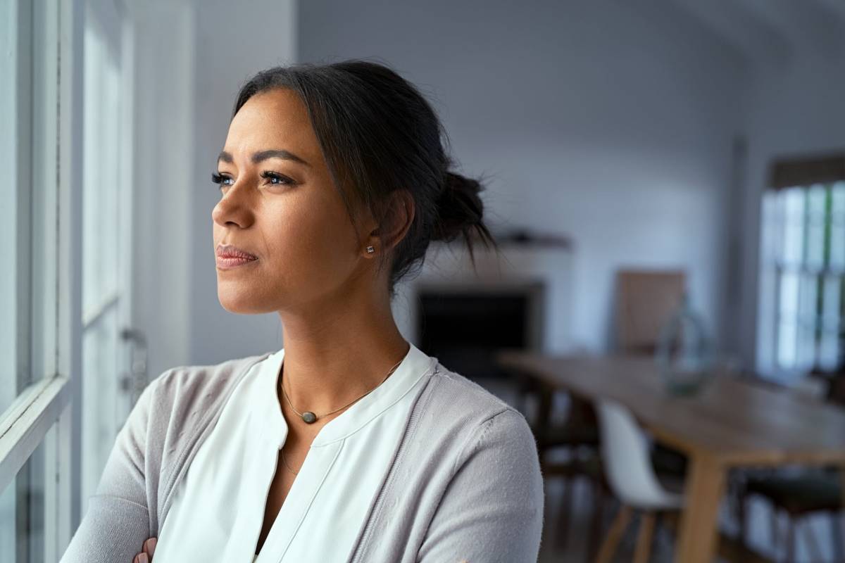 لماذا نعجز عن النسيان؟ وكيف تتخلصين من ألم الماضي؟