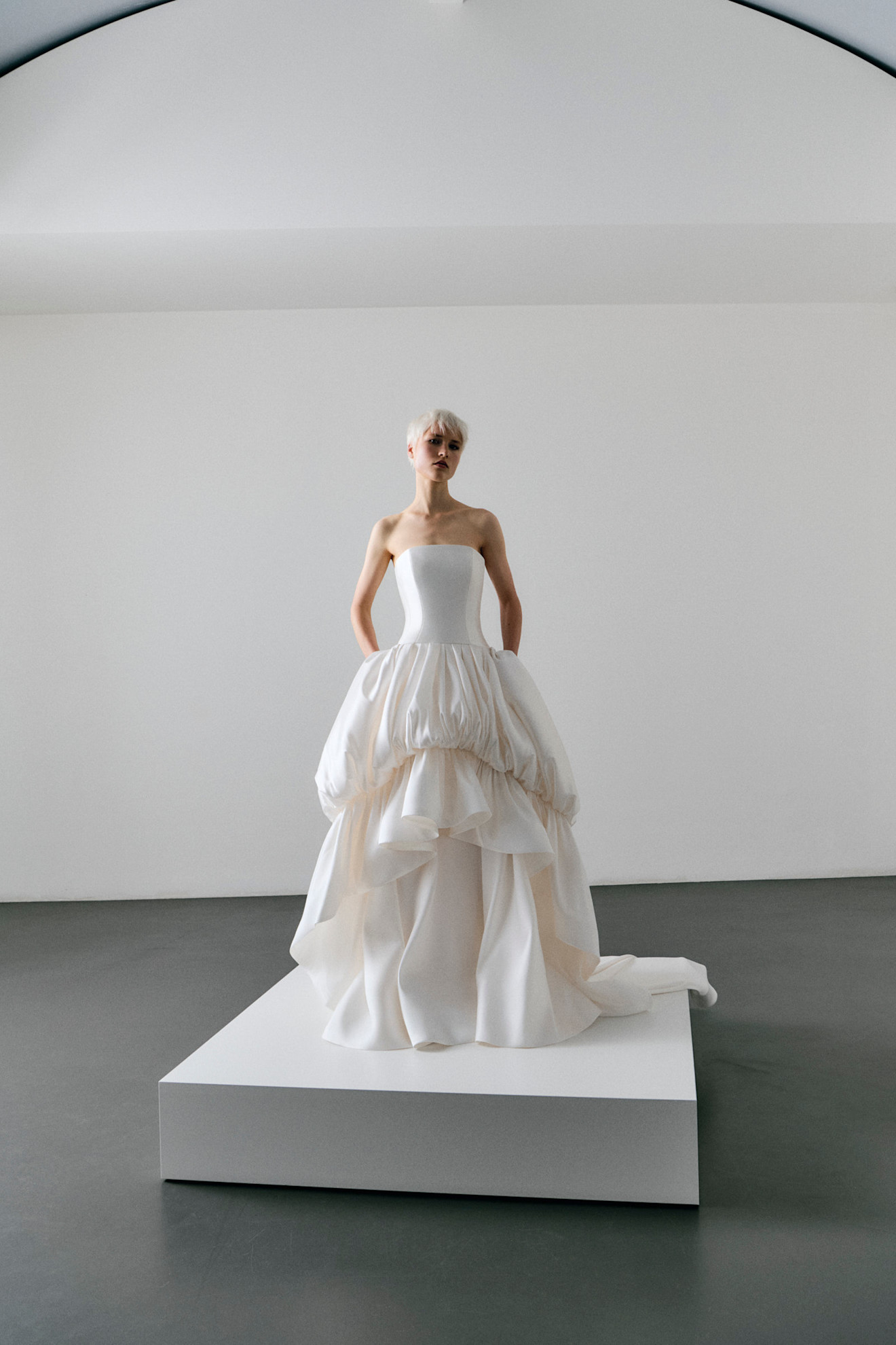 drop waist في مجموعة فيكتور أند رولف