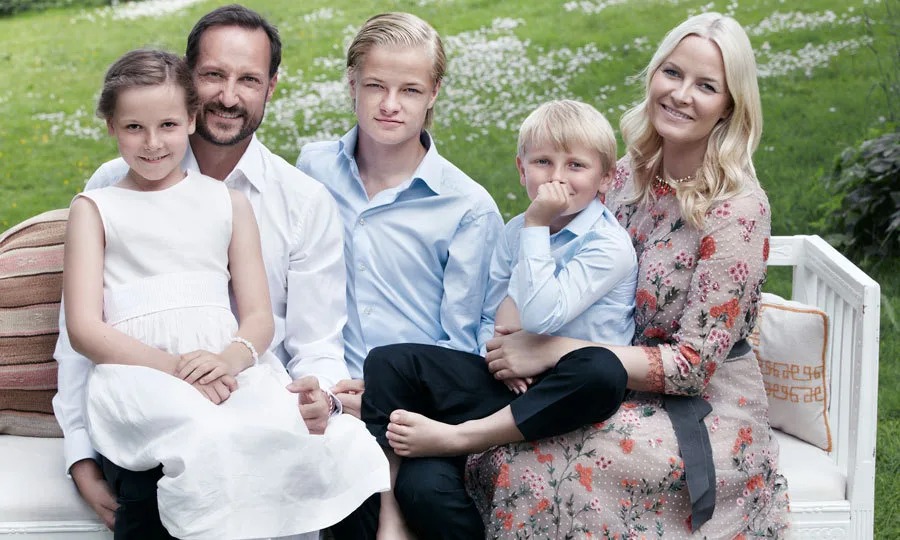 طفلان آخران