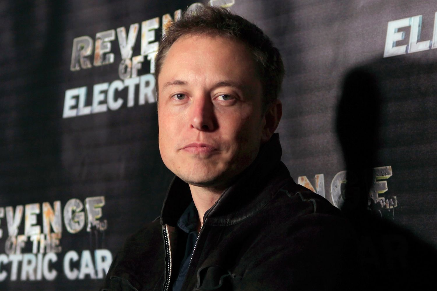 إيلون ماسك يحقق رقمًا قياسًا ويقترب من لقب "تريليونير"