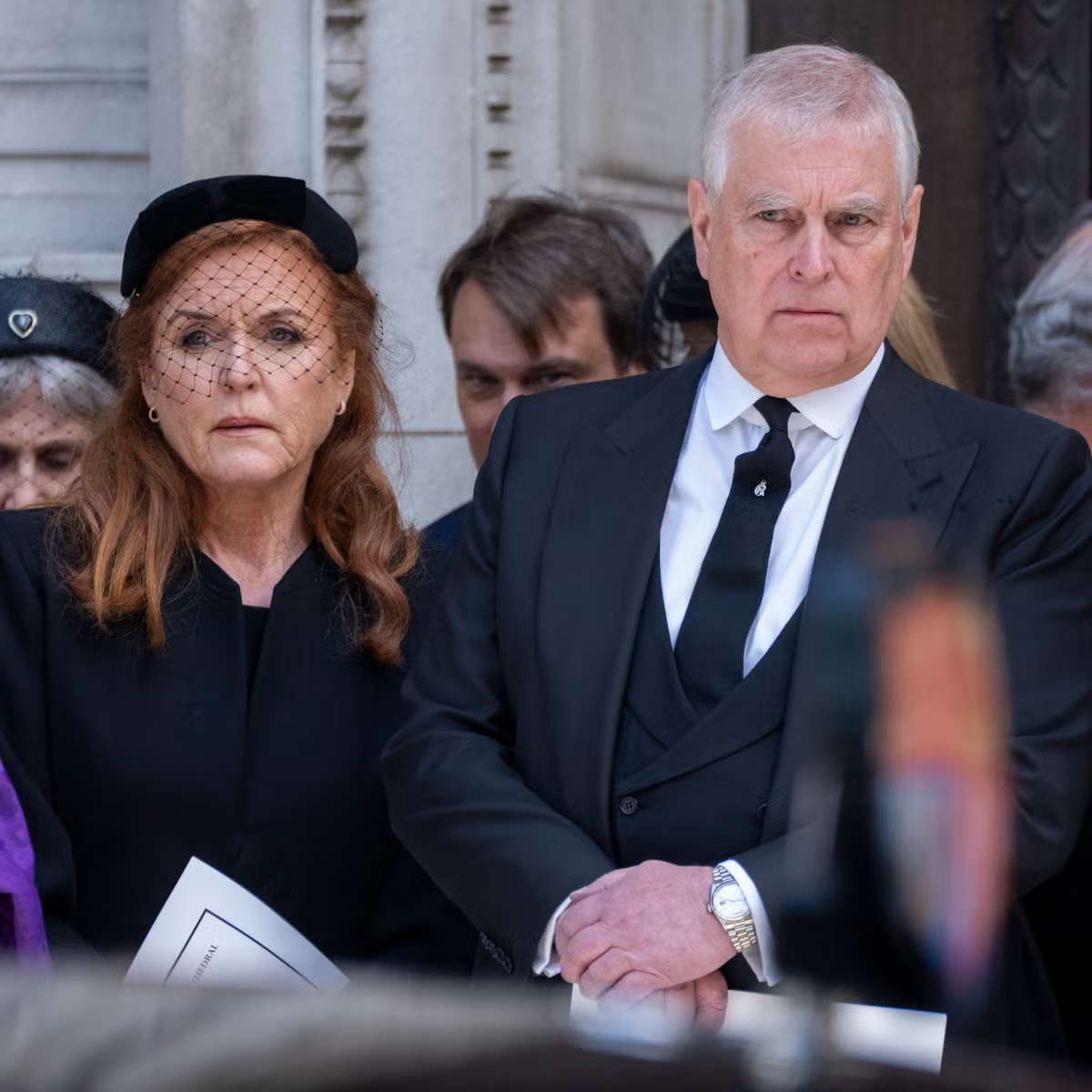 سارة فيرغسون Sarah Ferguson لمنزل رويال لودج Royal Lodge . أنها هي التي اختارت الابتعاد عن طليقها أندرو ماونتباتن ويندسور
