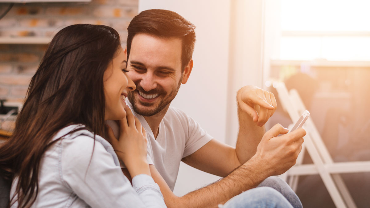 كيف تجعلين رجل الجوزاء يقع في حبك؟