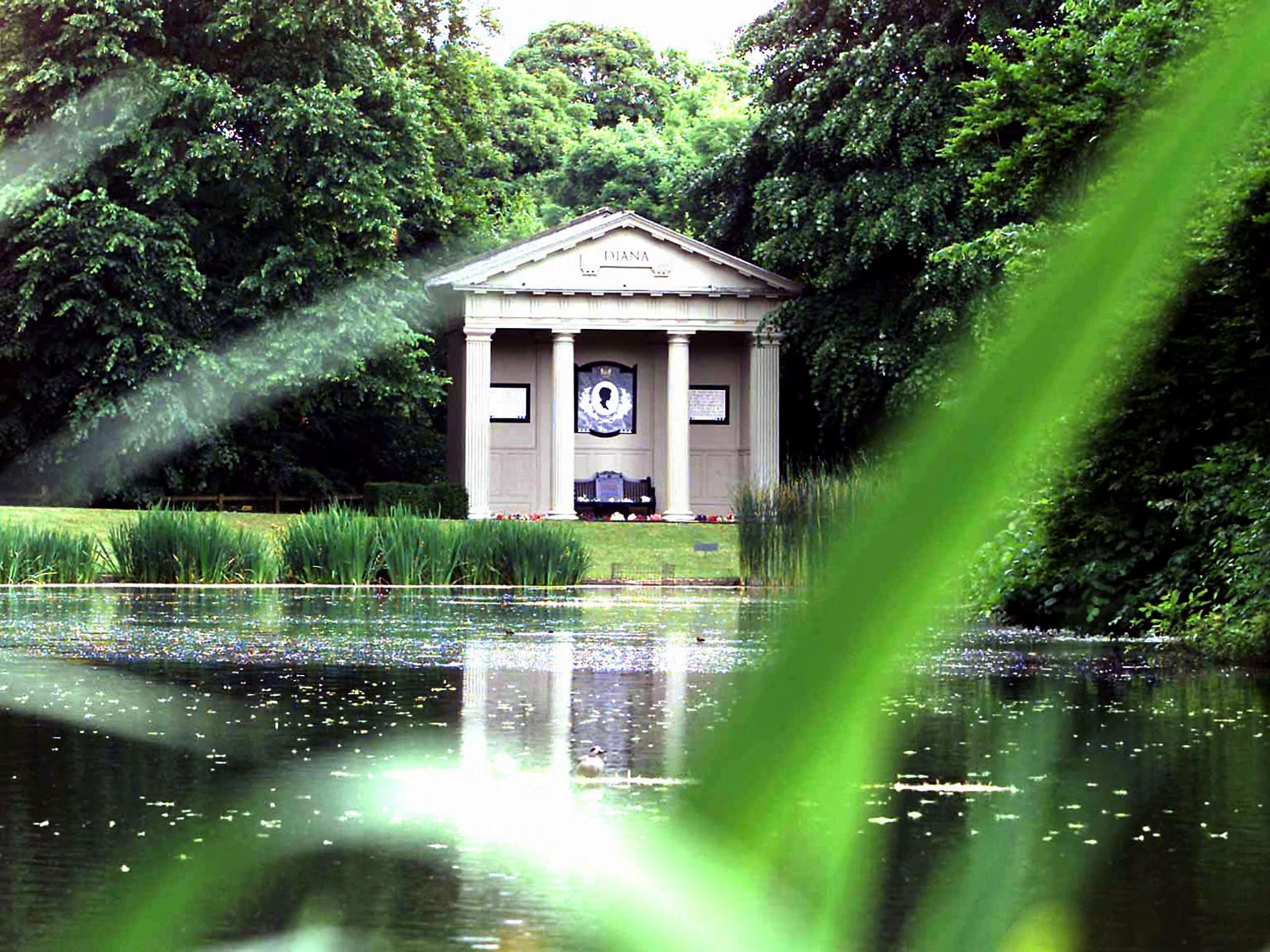 إضافة جميلة لمدفن الأميرة ديانا في ألتورب