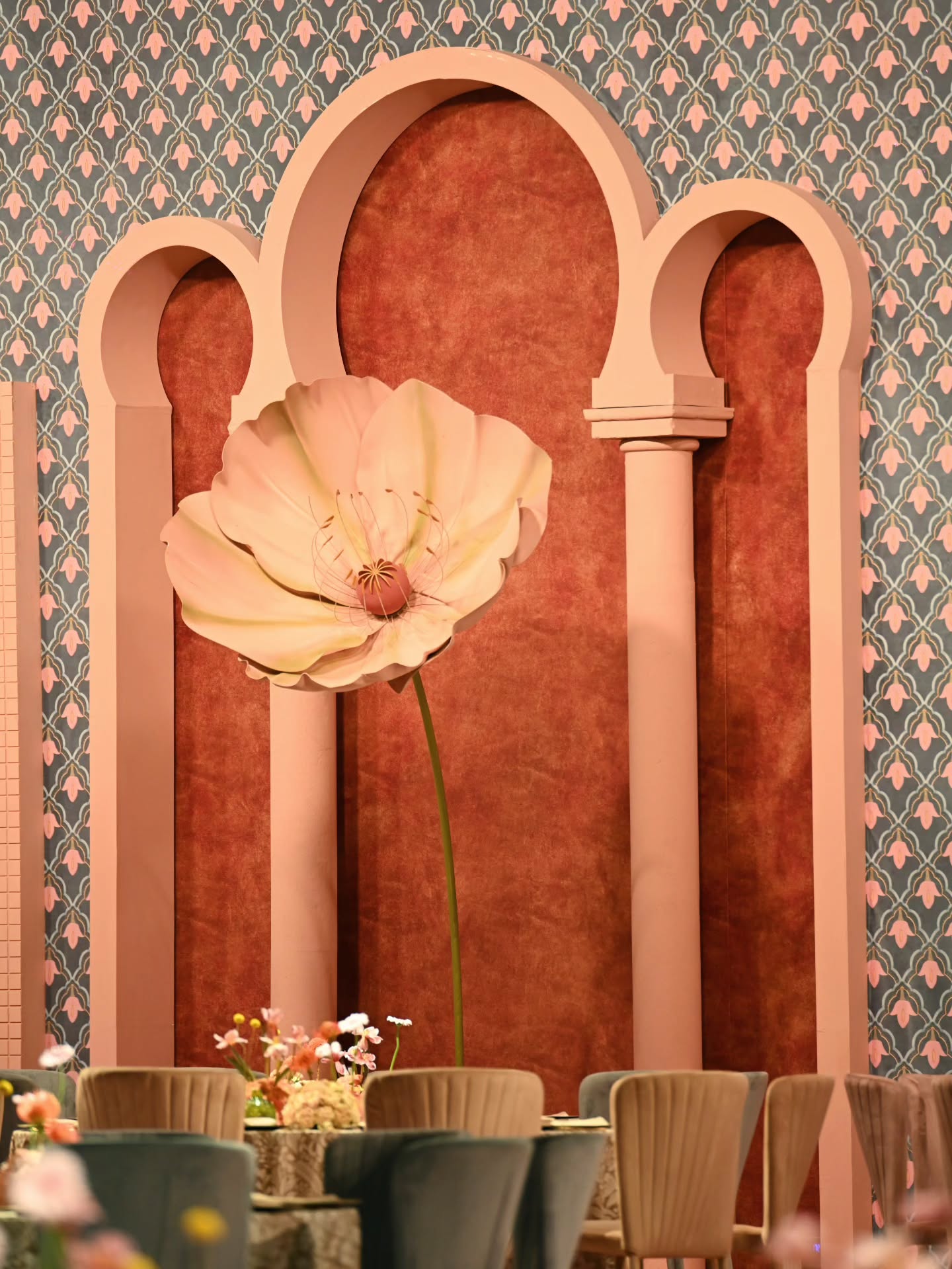 gulfcolours الورود الضخمة في الأعراس من تصميم