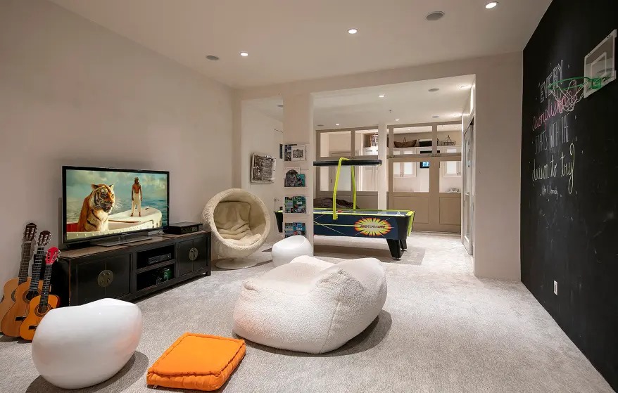 القصر الذي استضاف تصوير مسلسل هاري وميغان في مونتيسيتو 