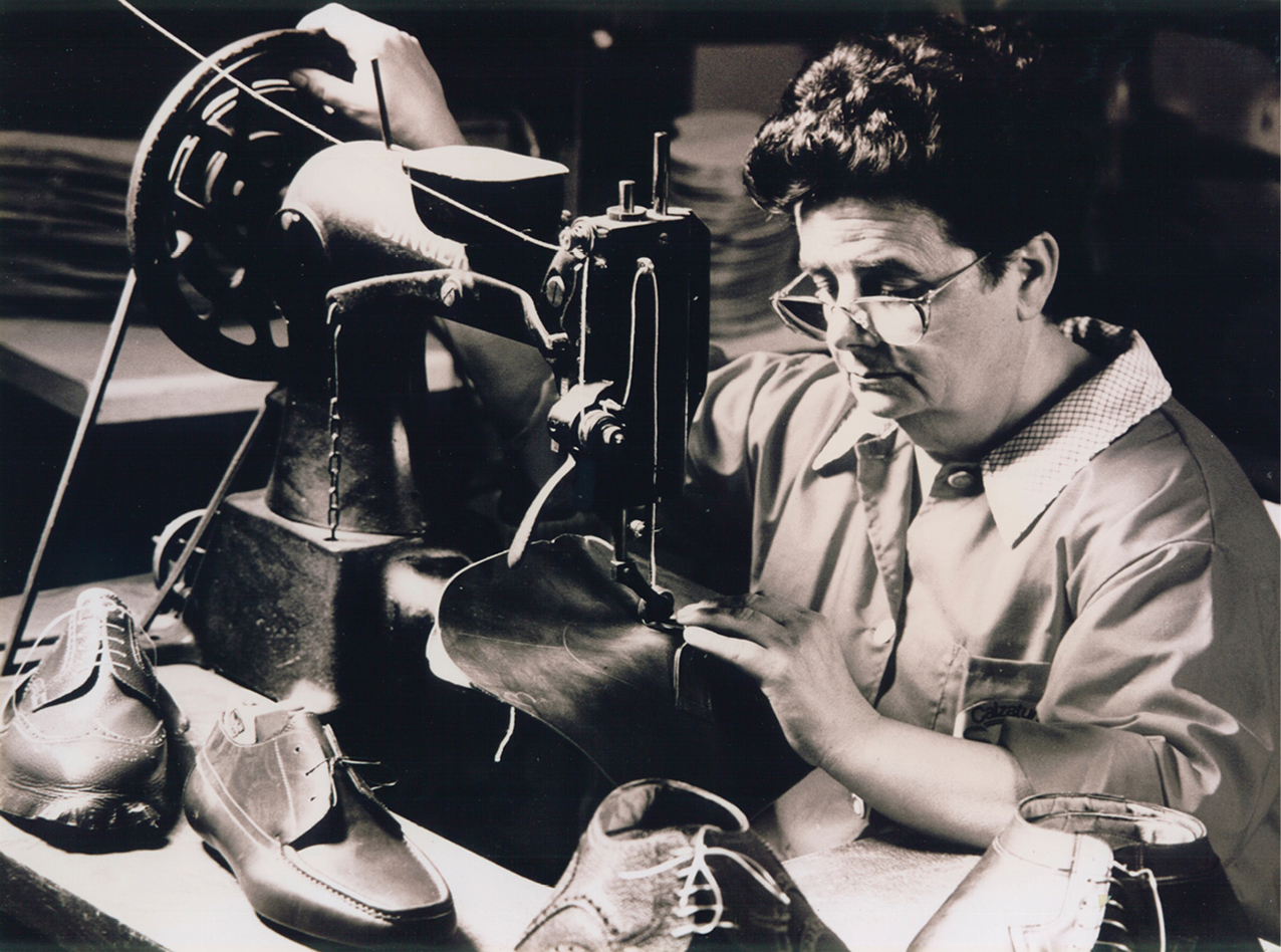 افتتحت "سانتوني" عام 1982 مصنعها الأوّل