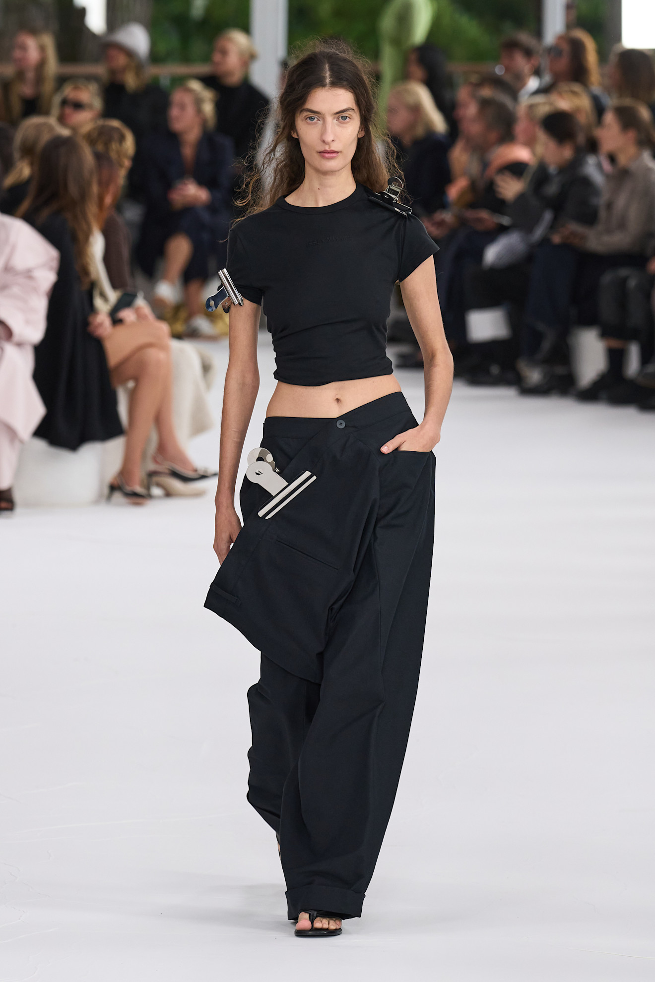 issey Miyake بنطلون رجل الفيل من