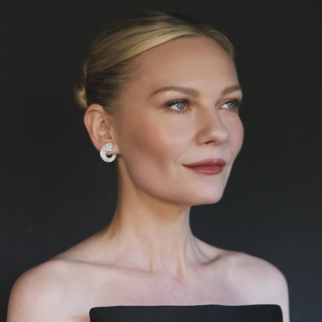 كيرستين دانست في كواليس الجمال لحفل الأوسكار