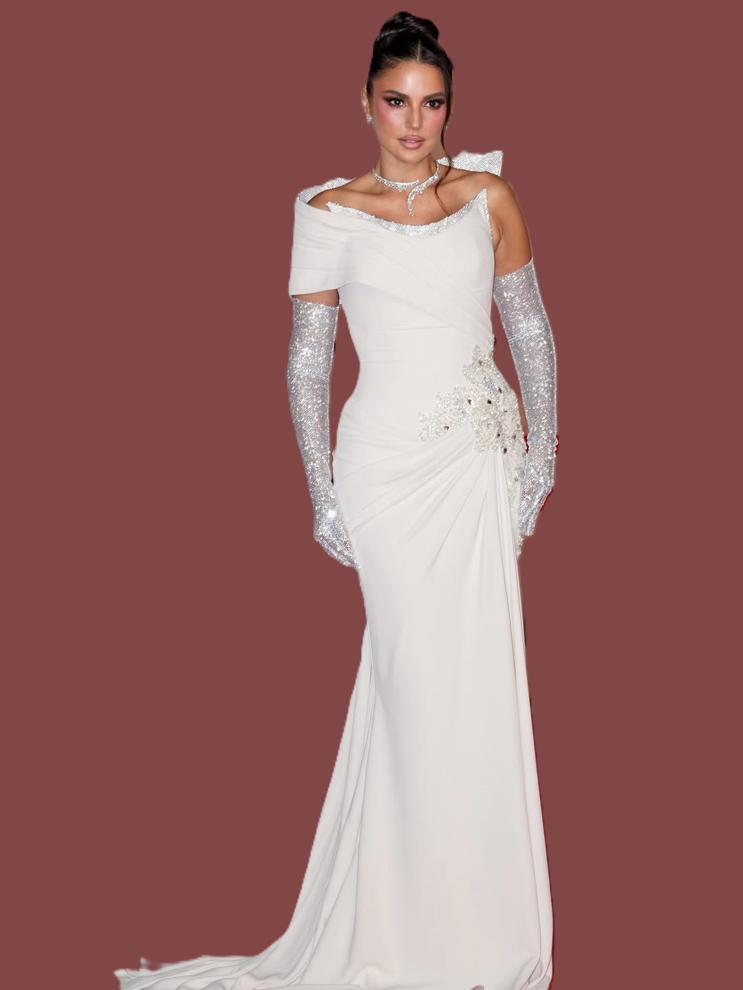 فستان ابيض من درة التونسية في مهرجان القاهرة السينمائي