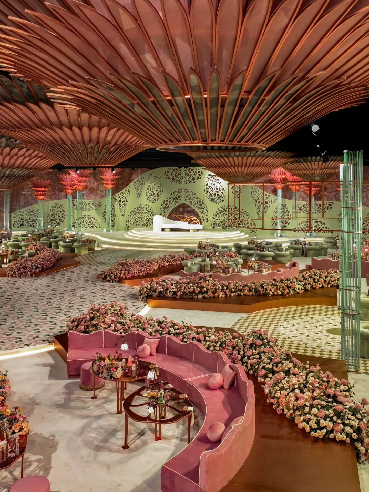 moements.eventsالورود لملىء الفراغات في قاعات الزفاف من تصميم