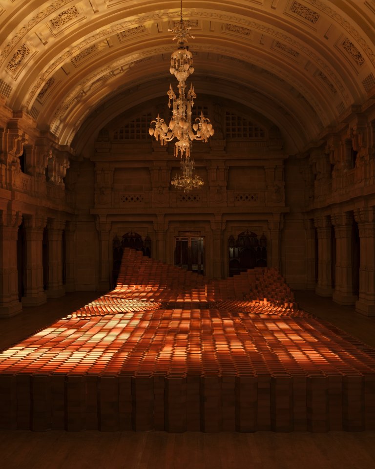 بولغري تحتفي بعيد الديوالي من خلال العمل الفني Passing the Light