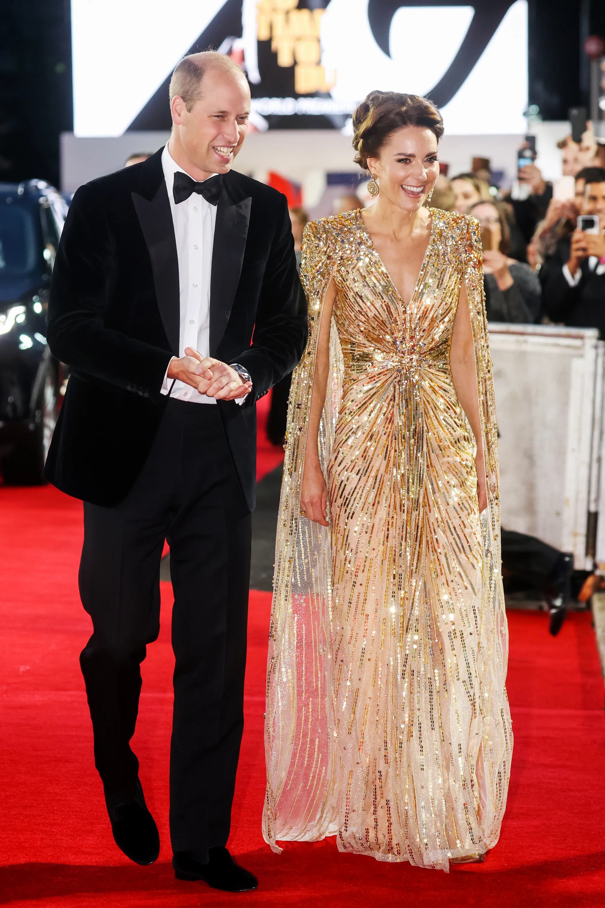 صميم "جيني باكهام" Jenny Packham، الذي ارتدته في عرض فيلم جيمس بوند عام 2021
