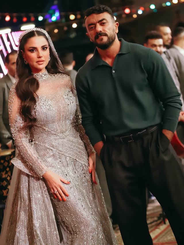 إطلالة درة التونسية بمكياج كلاسيكي وشعر ويفي