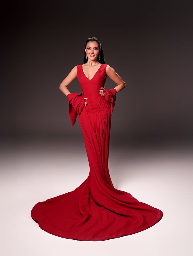 ستيفاني عطالله بإطلالة جمالية جذابة