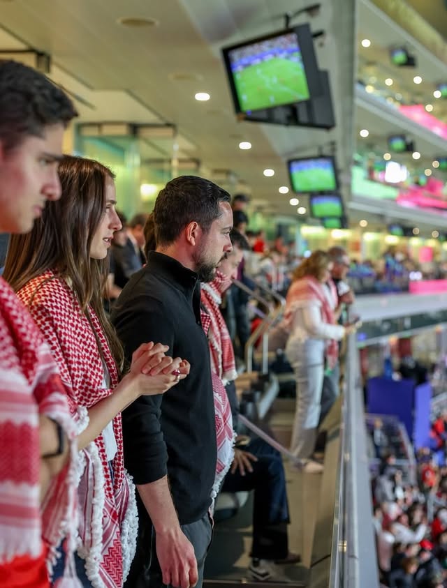 العائلة المالكة بإطلالة رياضية وتراثية داعمة لـ"النشامى" في كأس العالم 2026
