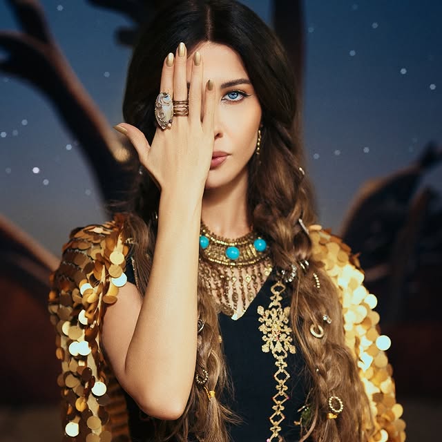 نانسي عجرم بتسريحة الضفائر في الأيام الأخيرة من 2025