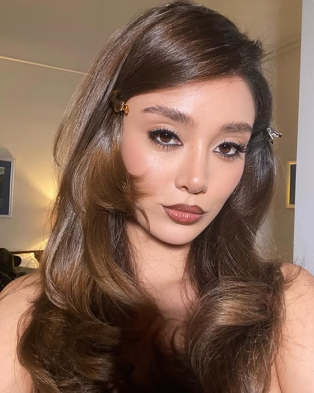 جيزيم سيفيم بالمكياج المحدد