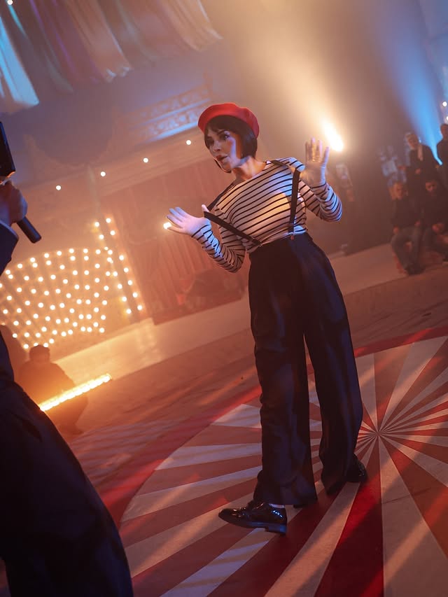 ماغي بو غضن بإطلالة "المهرج "