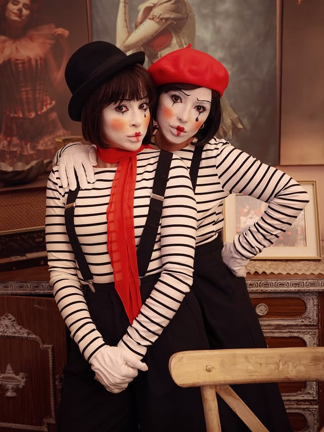 إطلالة مسرحية لسارة أبي كنعان