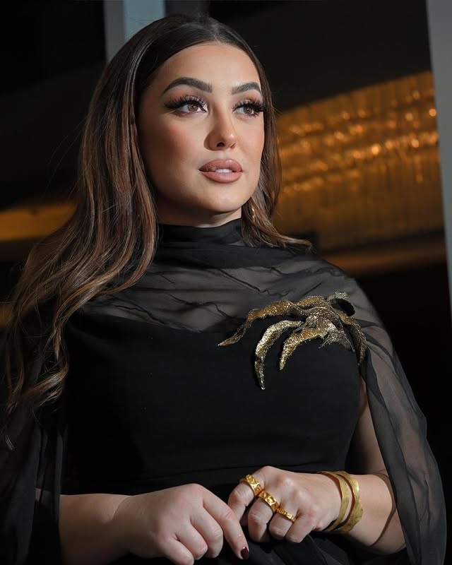 كندة علوش بلون الشعر البني الكستنائي الدافئ