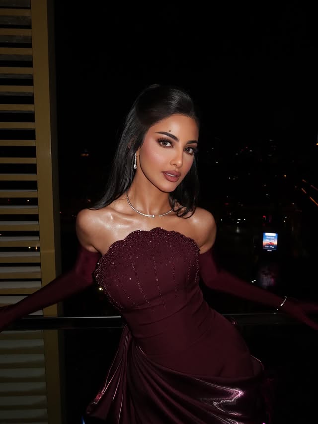 لمى عبد الوهاب بمكياج ترابي سموكي