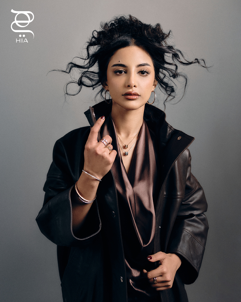 فستان من "ستود" Staud وجاكيت من "روهي" ROHE  لدى "هارفي نيكولز الرياض" Harvey Nichls Riyadh  