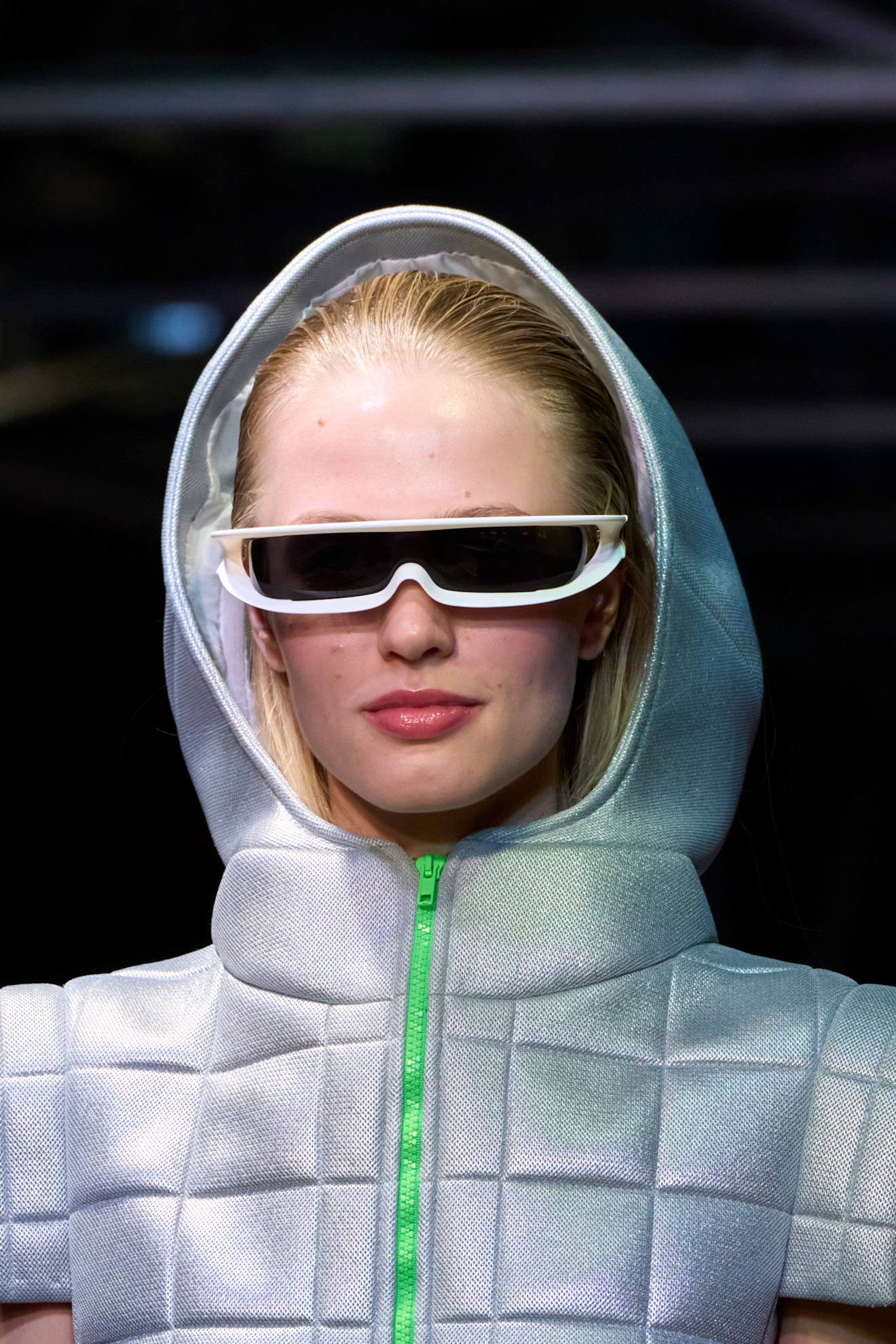 pierre Cardin نظارات صغيرة مربعة باللون الأبيض من