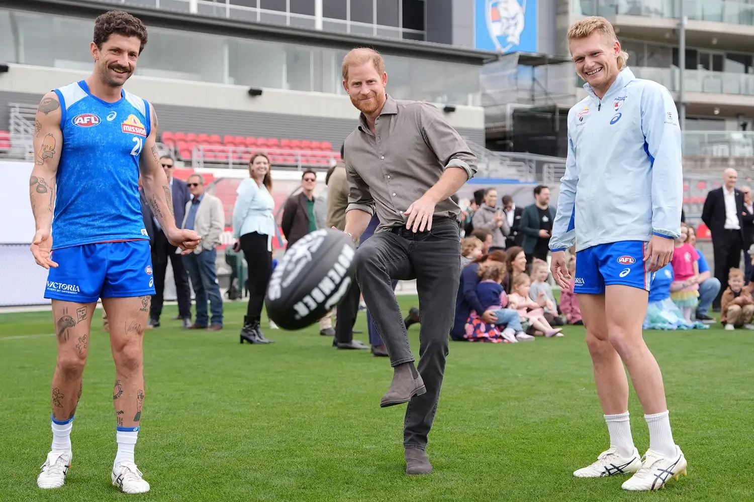 حضر دوق ودوقة ساسكس مباراة رغبي في ملعب أليانز