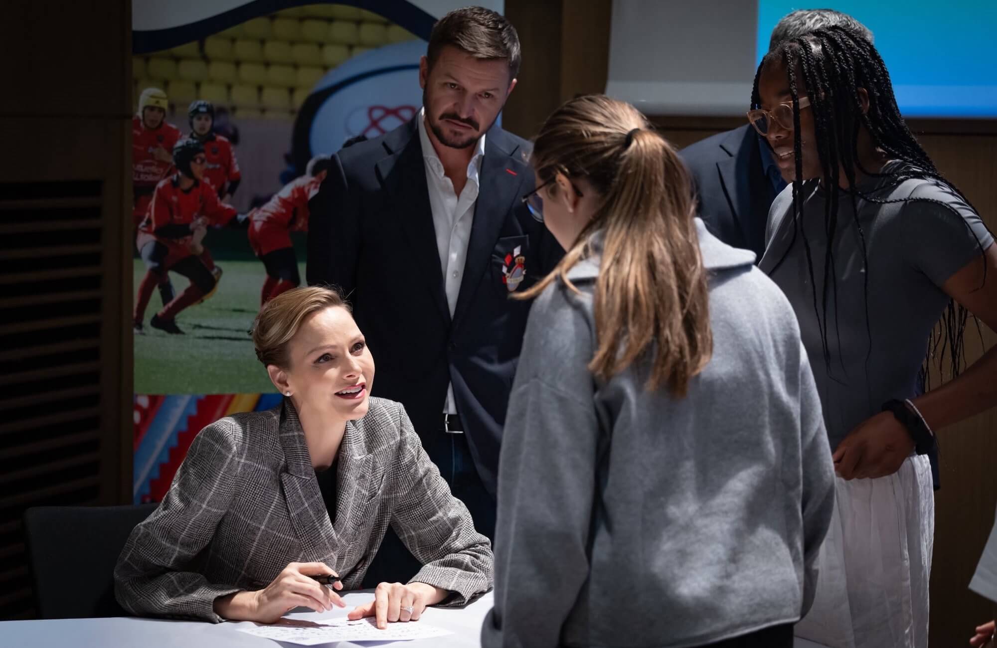 شعر الأميرة شارلين، التي تشبه تسريحة الباليه