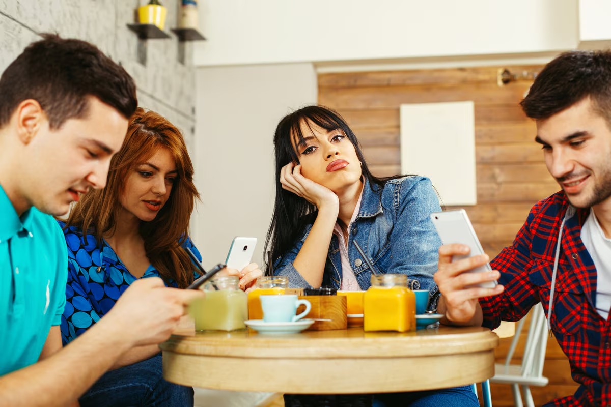 فن الحوار والحديث الذكي لتعزيز الثقة والتواصل