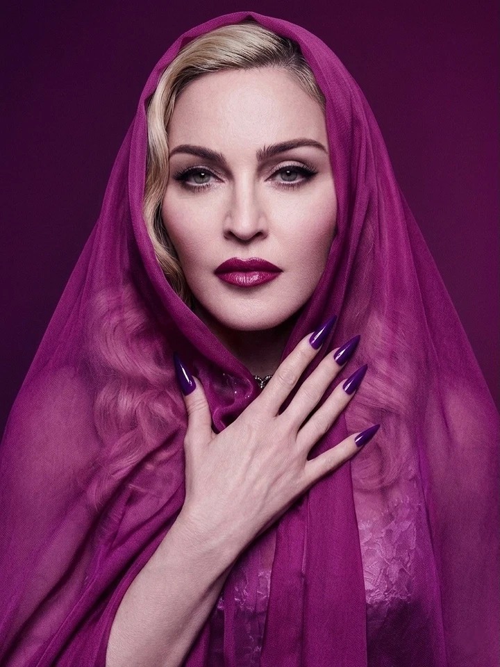 ألبومها الخامس عشر Confessions II