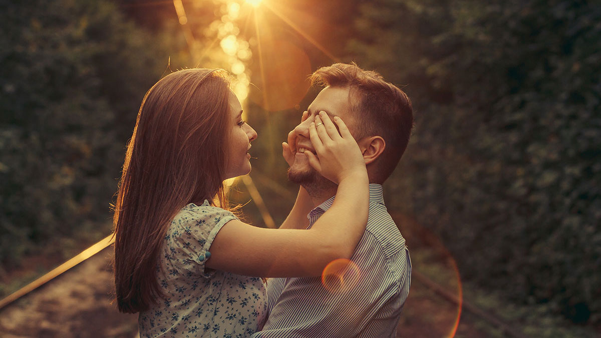 كيف تجعلين رجل العقرب يقع في حبك؟