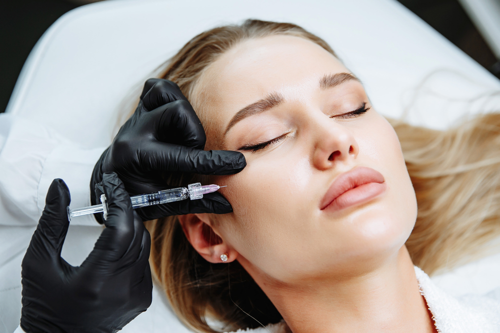 . ما التقنية غير الجراحية التي ترين أنها حققت نقلة فعلية في تجميل الوجه؟ ولماذا