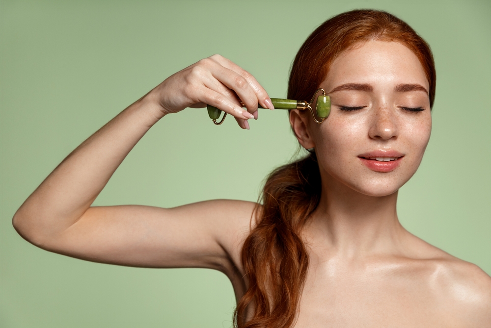 نصائح للتخلص من الانتفاخ والتجاعيد عبر التدليك والتصريف اللمفاوي