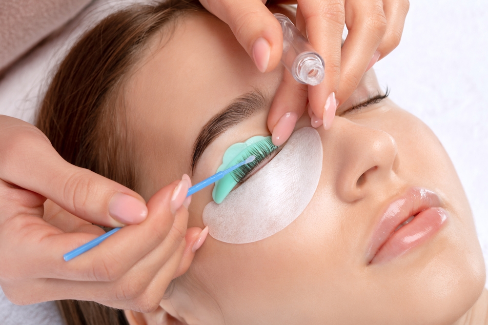 ​​​​​​Lash Lifting