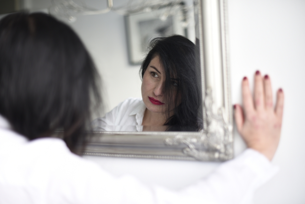 تمرين المرآة لمواجهة الذات