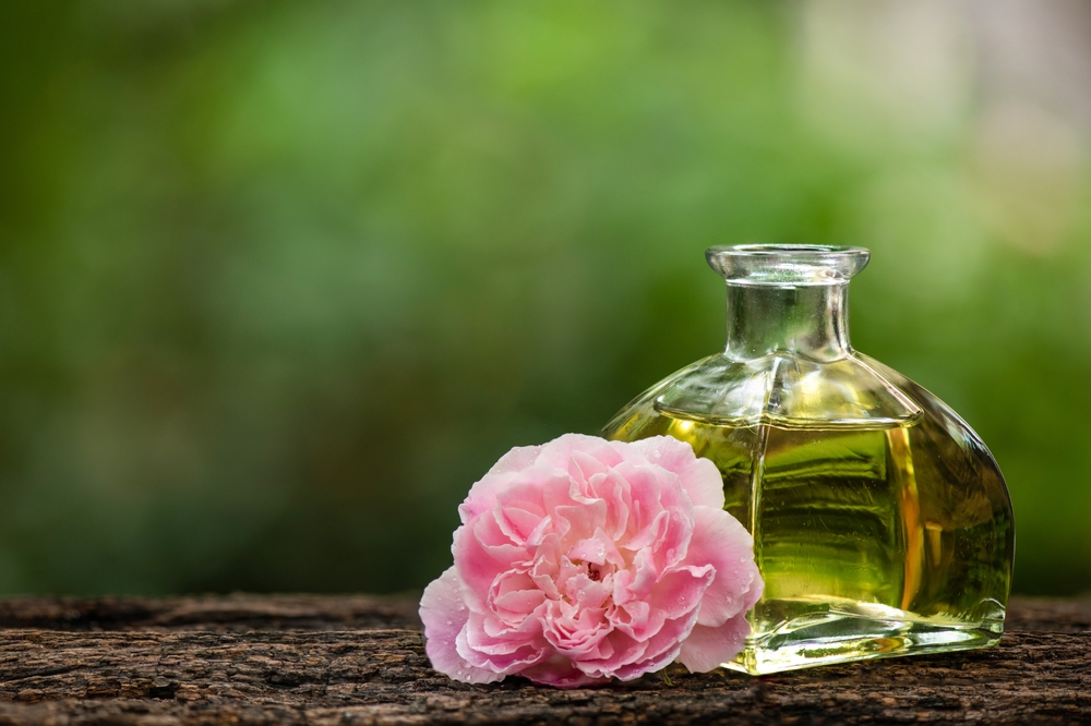 زيت الورد الدمشقي