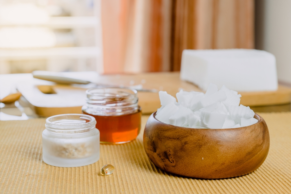 منتجات طبيعية فعالة لتنظيف البشرة دون تجريدها من الزيوت: