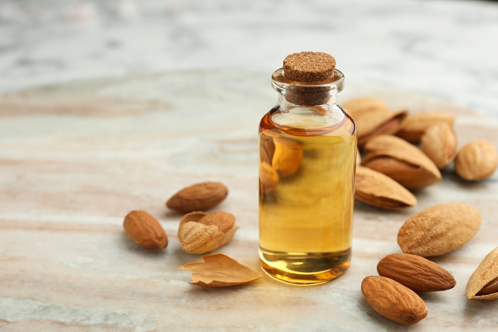 تونر القرنفل مع زيت طبيعي: لتفتيح البقع ومنح إشراقة صحية