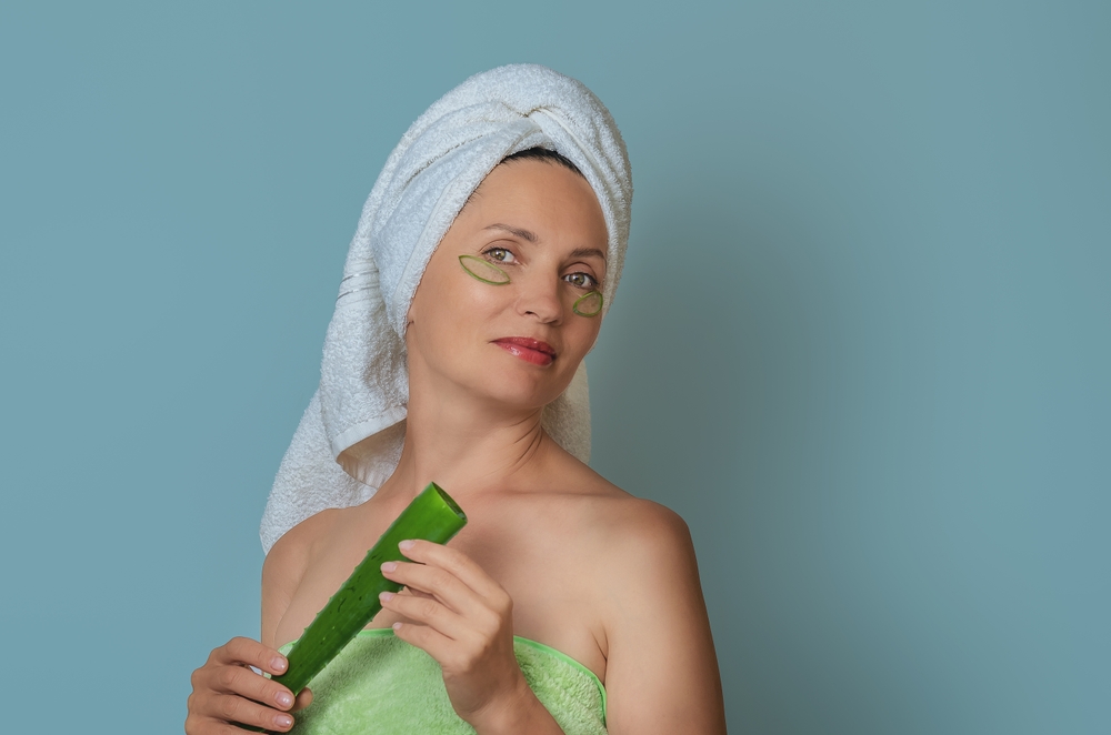 ماسك جل الألوفيرا لترطيب التجاعيد وتقليل الانتفاخ