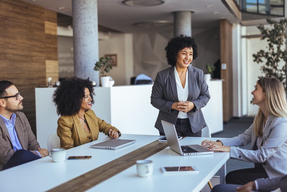  التعاون مع الشركاء