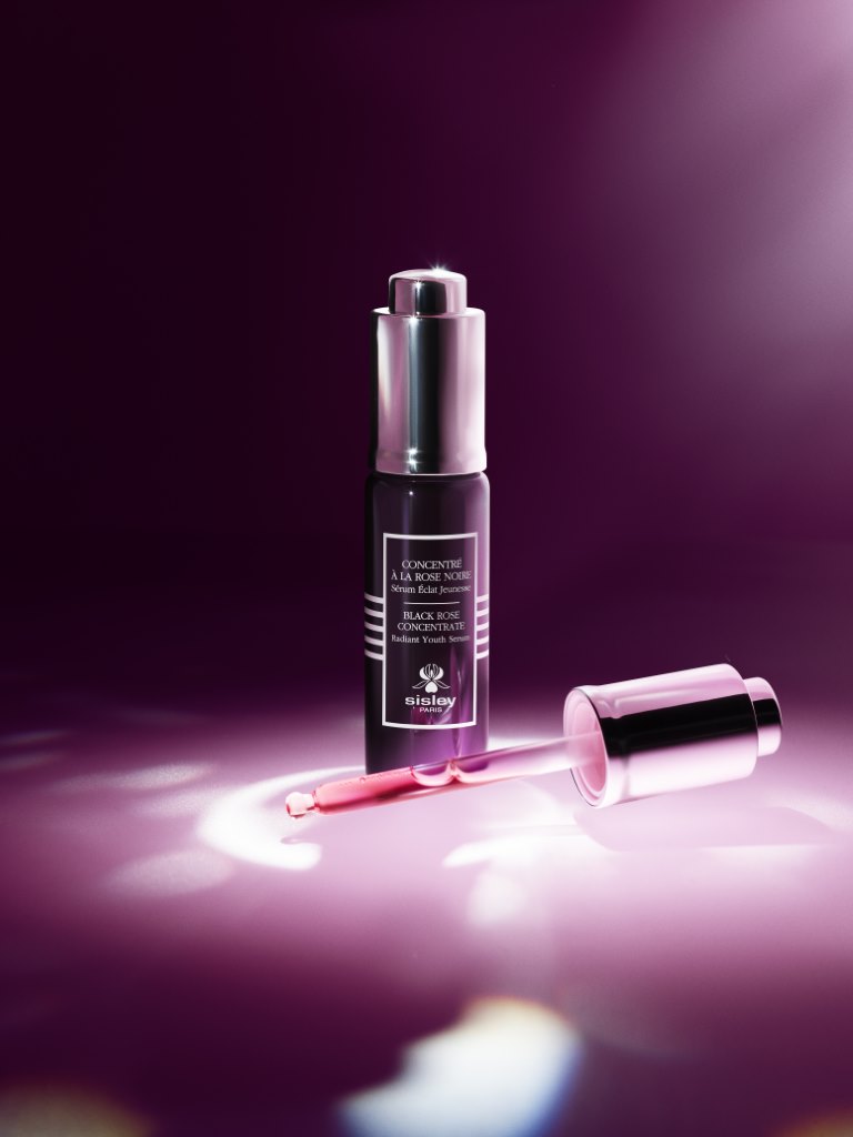 بلاك روز من سيسلي سيروم الإشراق الشبابي
