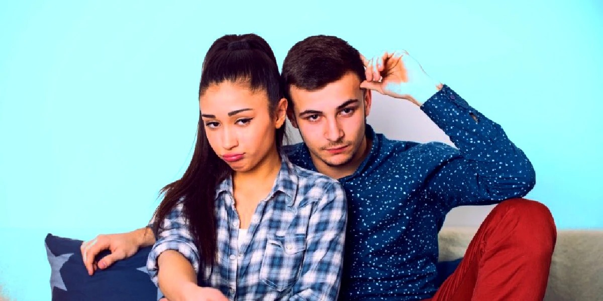 رجل برج الأسد يتجاهلك؟ إليكِ أسرار استعادة اهتمامه بذكاء