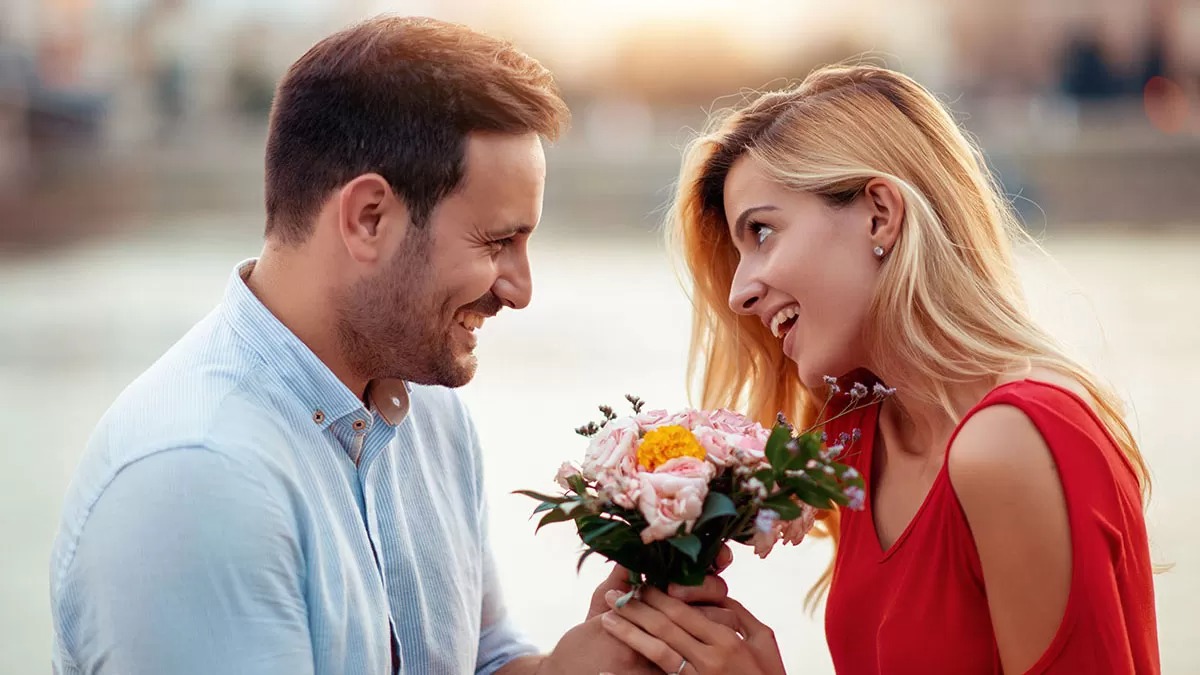 رجل برج الحوت في الحب.. كيف يتصرف عندما يحب؟