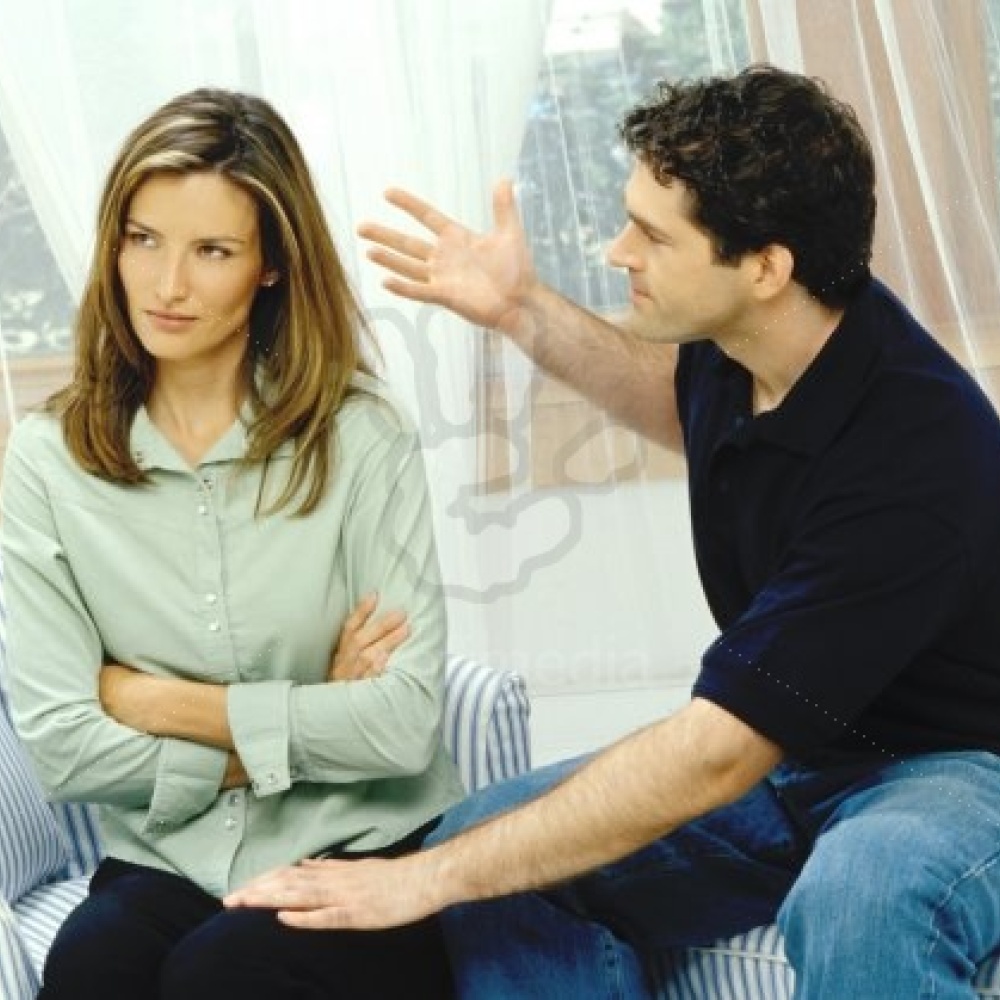 لماذا لا تنسى المرأة ما حدث من الرجل أثناء الشجار