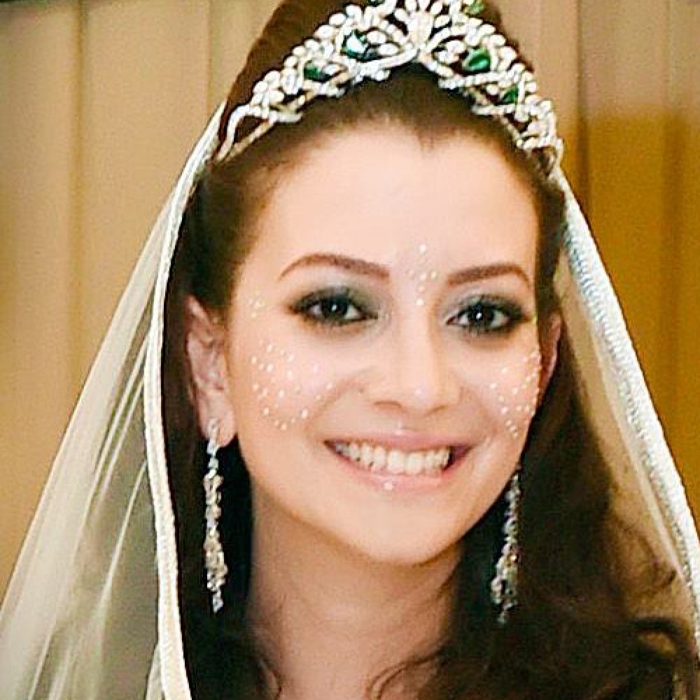 أم كلثوم بوفارس أحدث أفراد العائلة المغربية